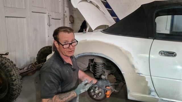 MK1 Rear Sill / Rocker and Wheel arch / Fender Repair, Prep and Primer. смотреть онлайн