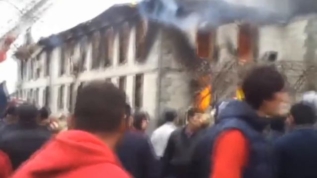 В Кизляре горит мечеть ДАГЕСТАН смотреть онлайн