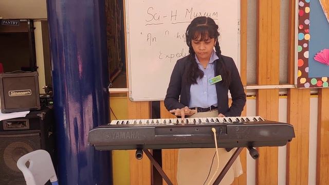 Srivalli song on Casio / Anushka playing Casio / School event / Allu Arjun and Rashmika mandanna. смотреть онлайн