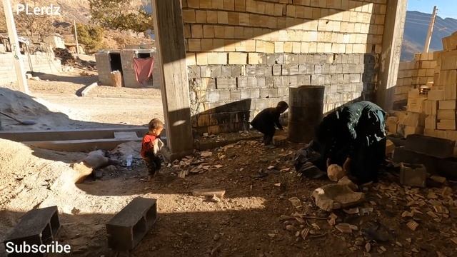 Mother and children left to work in the village to survive смотреть онлайн