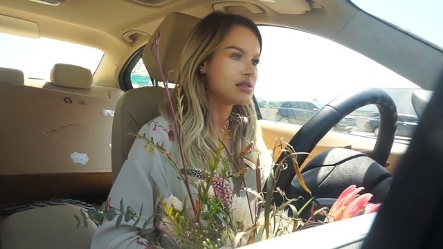 Balenciaga Triple S Unboxing + Joining Revolve for #revolvearoundtheworld | DailyPolina смотреть онлайн