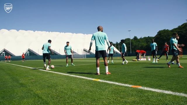 Gym, rondos & shooting practice | Rangers vs Arsenal | Behind the scenes in Scotland смотреть онлайн