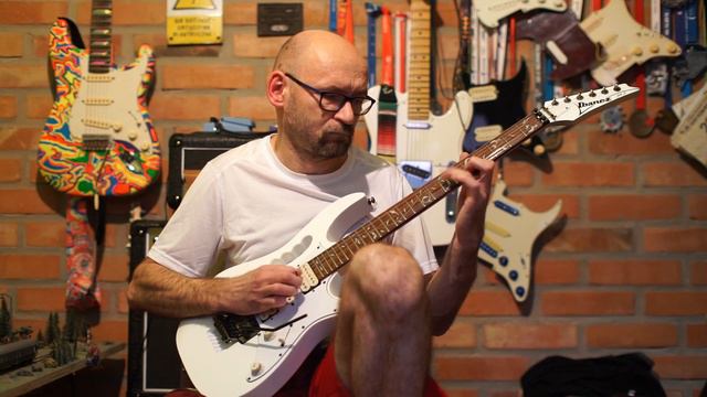 Odsłuch akustyczny w gitarze elektrycznej cz.2 - test brzmienia gitary Ibanez JEM - ultra gain смотреть онлайн
