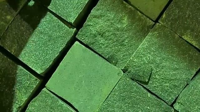 Брусчатка пилено-колотая из Карельского Габбро-Диабаза