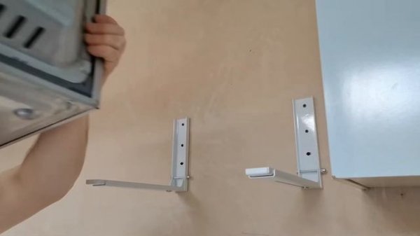 Кронштейн для микроволновой печи.