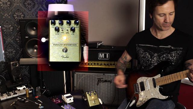 Fender Pugilist Distortion - Dual Channel with blend/series mode смотреть онлайн