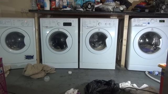 Wash Race No.202 - 4 Indesits on 60 minute wash cycle смотреть онлайн
