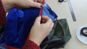 Воротник из кашкорсе или рибаны. Обработка горловины киперной лентой.