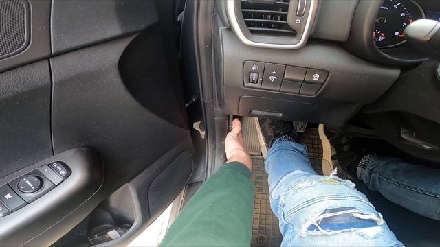 How to Unlock the Hood in Kia Sportage IV ( 2016 – now ) - Open Bonnet by Lever смотреть онлайн