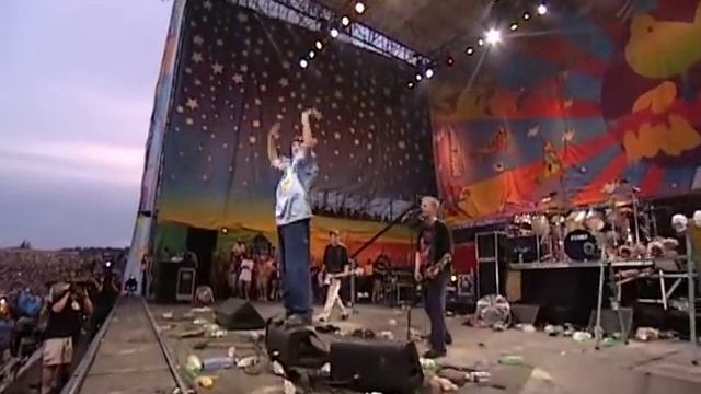 The Offspring - Pretty Fly (For A White Guy) - 7/23/1999 - Woodstock 99 East Stage смотреть онлайн