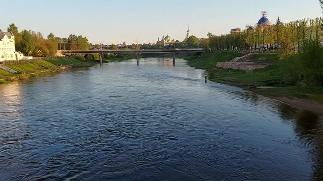 16.05.2021. Торжок. Река Тверца (проездом) смотреть онлайн