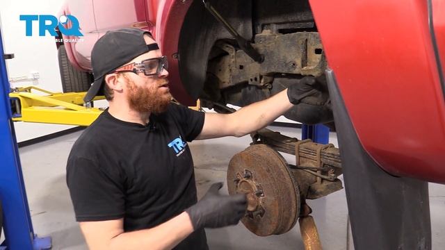 How to Replace Rear Shocks 05-15 Toyota Tacoma смотреть онлайн