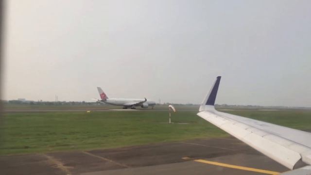 BUSINESS CLASS BATIK AIR! ID6742 Jakarta - Manado + Review Lounge Batik! смотреть онлайн