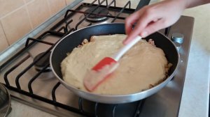Пирог на сковороде на кефире из доступных продуктов