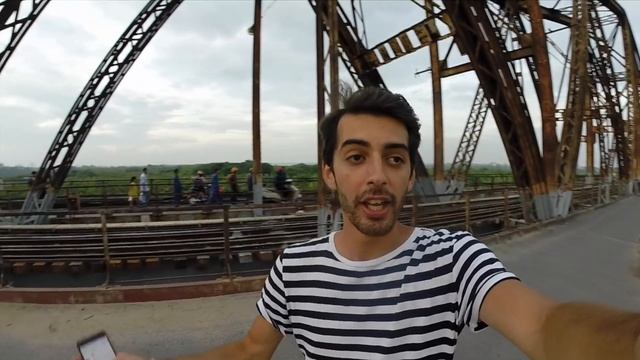 Вьетнам - Ханой: прогулка по городу и жизнь на железной дороге смотреть онлайн