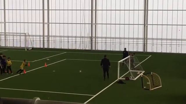 Goalkeeper Training with Evolution Goalkeeper Coaching and Tony Parks смотреть онлайн