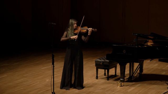 Firsova Sofia I.S.Bach Sonata for Solo Violin No. 2 BWV 1003 Andante and Allegro смотреть онлайн