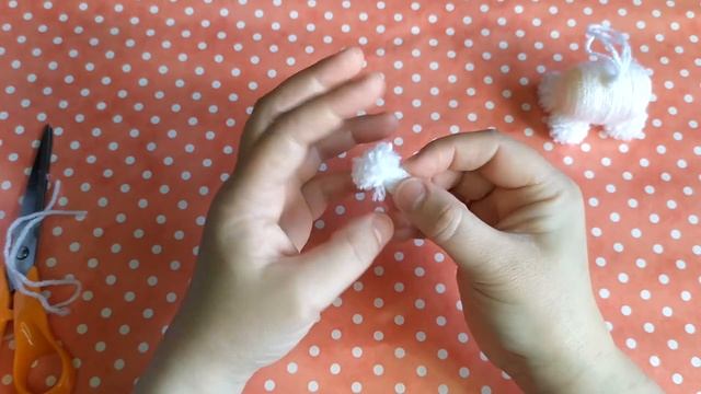 Взяла ПРЯЖУ и КАПСУЛУ от КИНДЕРА и сделала Самую МИЛУЮ СОБАЧКУ. Поделки из Пряжи. DIY смотреть онлайн