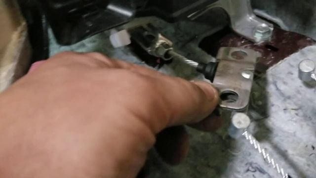 2007 Lexus ES350 parking brake cable replacement part2 смотреть онлайн