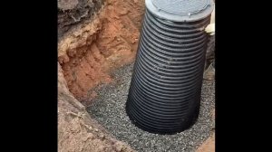 Устанавливаем фильтрационный колодец для поля рассеивания септика