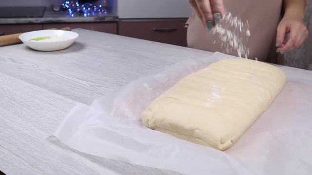 МЕГА КРУАССАНЫ с разными начинками для папы 1,5 кг, мамы 1 кг и дочки 700 г смотреть онлайн