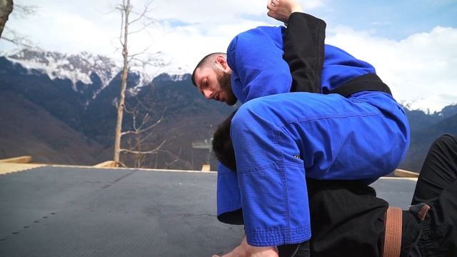 Абдулбари Гусеинов - omoplata to triangle choke смотреть онлайн