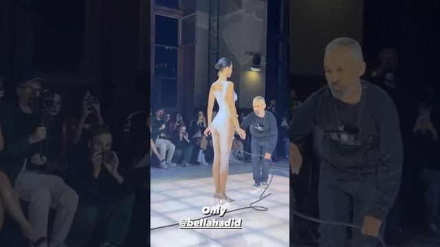 Bella Hadid’s Spray-on Dress For The Coperni SS23 Show. #bellahadid