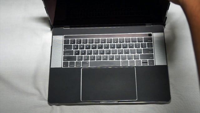 MacBook Pro - UAG Ice Plasma Case - Review & Drop Test смотреть онлайн