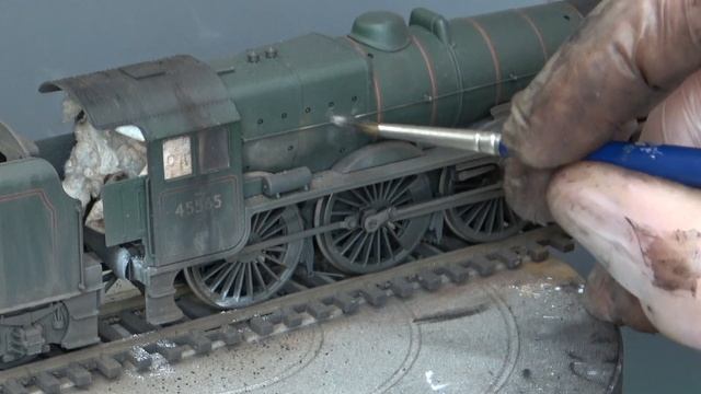53. How I Weathered an LMS Jubilee Class Loco for a Good Mate - I Had Fun Grubbing Up This Loco смотреть онлайн