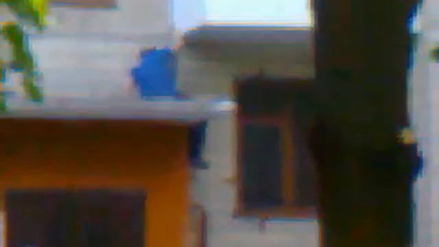 Парень сигает с козырька подъезда смотреть онлайн