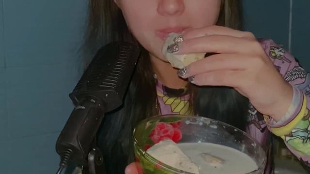 ASMR VIDEO/MUKBANG/ УРАЛЬСКАЯ И ВАТУТИН В МОЛОКЕ??? смотреть онлайн