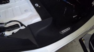 Haval F7, F7X, Как убрать губку с дышло в багажнике