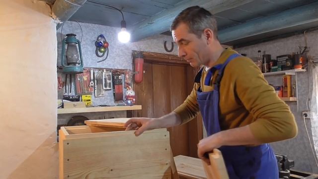 Нужны ли четверти на ульях.Корпус на двенадцати рамочный улей. смотреть онлайн