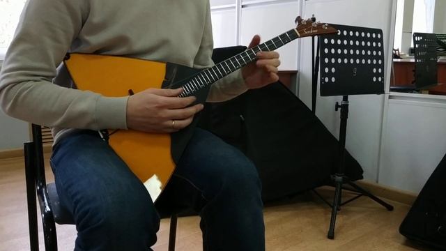 Балалайка прима из африканского падука, эбена и палисандра. смотреть онлайн