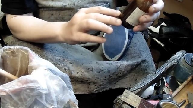 кроссовки Nike, ремонт подошвы смотреть онлайн