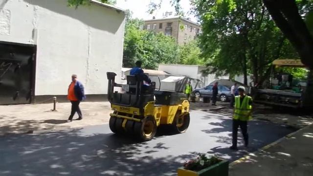 Укладка асфальта перед подъездами смотреть онлайн