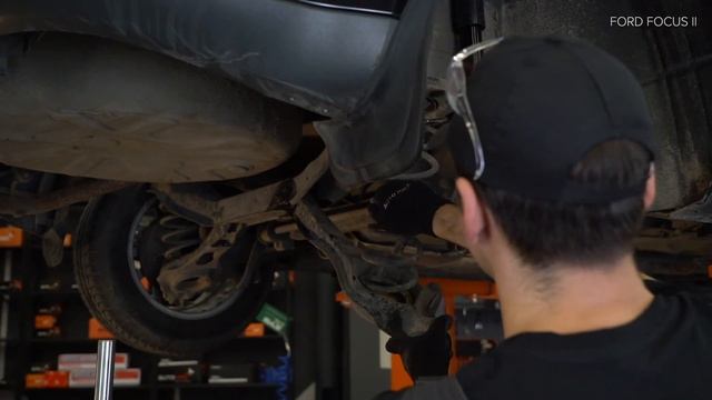 How to change rear springs / rear coil springs on FORD FOCUS 2 (DA) [TUTORIAL AUTODOC] смотреть онлайн