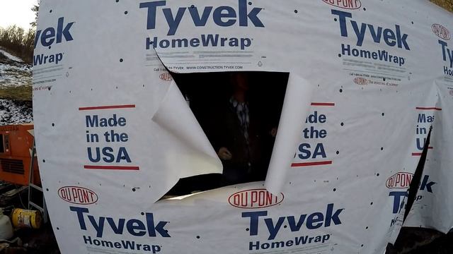 I Wrapped The House With Tyvek By Myself! (Snow Is Coming!) смотреть онлайн