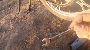 натяжка цепи на мопеде Альфа, легко и просто.