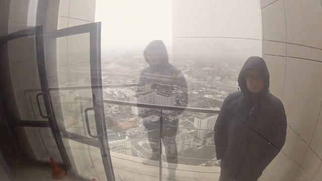 РОЖДЕСТВЕНСКИЙ ВЕРТИКАЛЬНЫЙ ЗАБЕГ ПО ЛЕСТНИЦЕ НА 32-ЭТАЖ смотреть онлайн