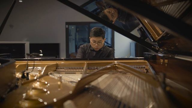 Toccata from Tombeau de Couperin, Maurice Ravel, Avan Yu смотреть онлайн