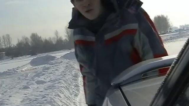 Сar racing on the ice of a frozen lake | Автогонки по льду замёрзшего озера смотреть онлайн