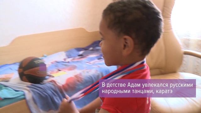 Африканец, армянин и азербайджанец танцуют лезгинку | ROMB смотреть онлайн