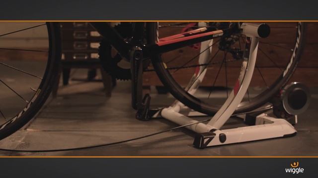 Elite Qubo Power Mag Smart Trainer смотреть онлайн