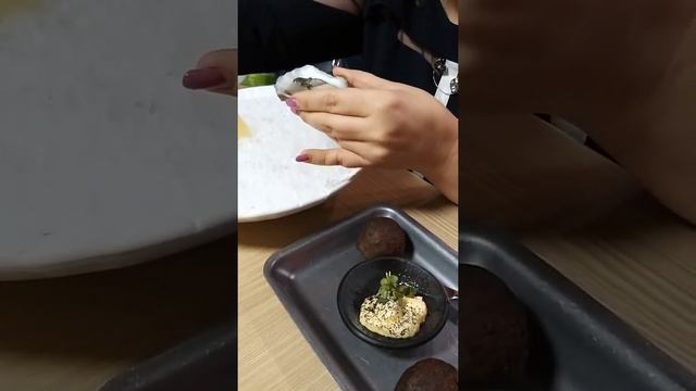 Моя первая французкая устрица😋 смотреть онлайн