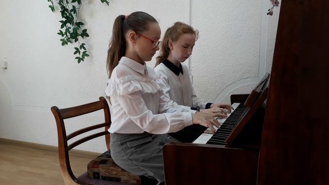 Чега Александра, Климюк Виктория: Е.Неугодникова " У слоненка день рождения" смотреть онлайн