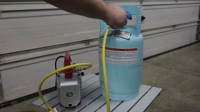 EVACUATE YOUR CAR'S AC SYSTEM THE RIGHT WAY смотреть онлайн