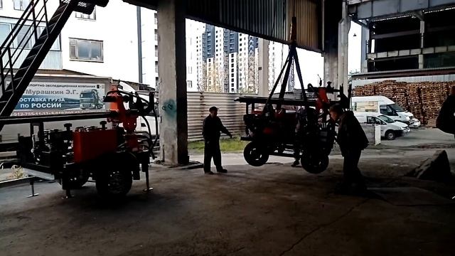 Отгрузка ГБУ 60Л в Калугу, ГБУ 80Л в Казань, СБУ 15М в СПб. Видео от Завода Буровой Техники смотреть онлайн