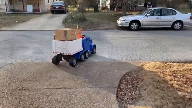 Trucking with Blaze and Cruz| Semi Truck and Trailer ride on | Kids Trax | Unboxing смотреть онлайн