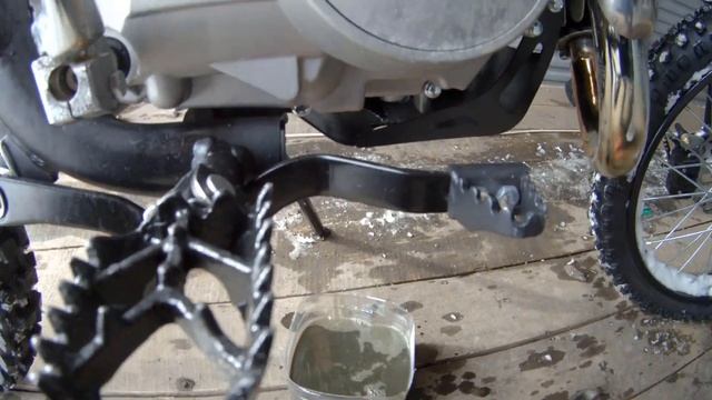 Решил поменять масло в НОВОМ питбайке, а там... смотреть онлайн